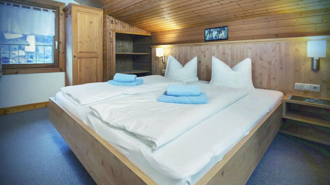 FW 10-12/1 I Schlafzimmer FW 10-12/1 I Schlafzimmer